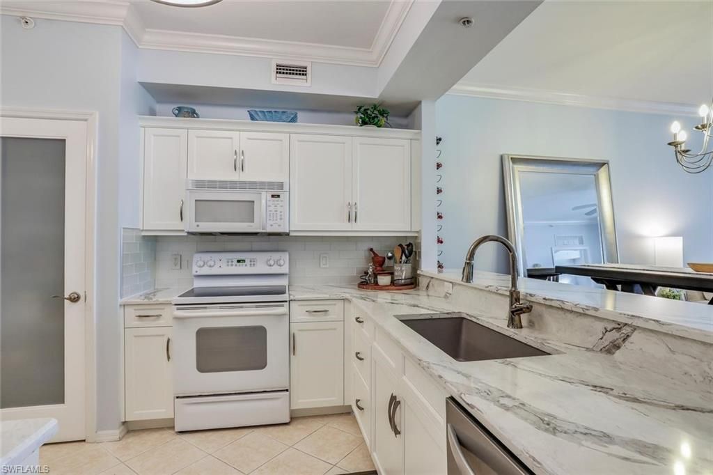 3996 Bishopwood CT E 103, NAPLES, FL 34114 — photo 4