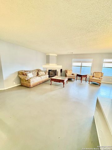 6322 Regency Wood, San Antonio, TX 78249