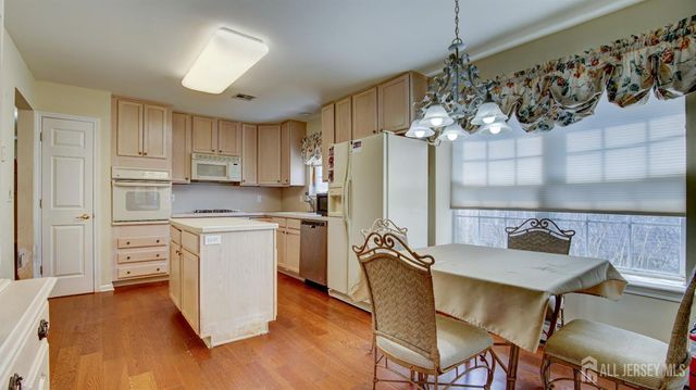 20 Winding River Road, Lakewood, NJ 08701