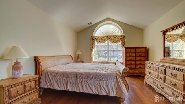 20 Winding River Road, Lakewood, NJ 08701