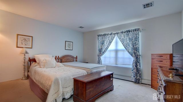 20 Winding River Road, Lakewood, NJ 08701