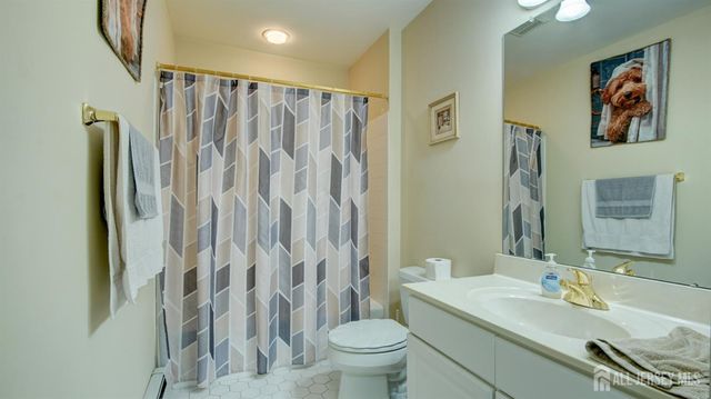 20 Winding River Road, Lakewood, NJ 08701