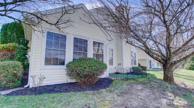 20 Winding River Road, Lakewood, NJ 08701