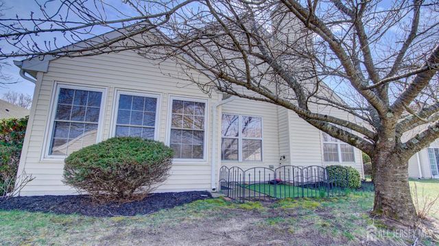 20 Winding River Road, Lakewood, NJ 08701