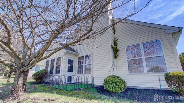 20 Winding River Road, Lakewood, NJ 08701