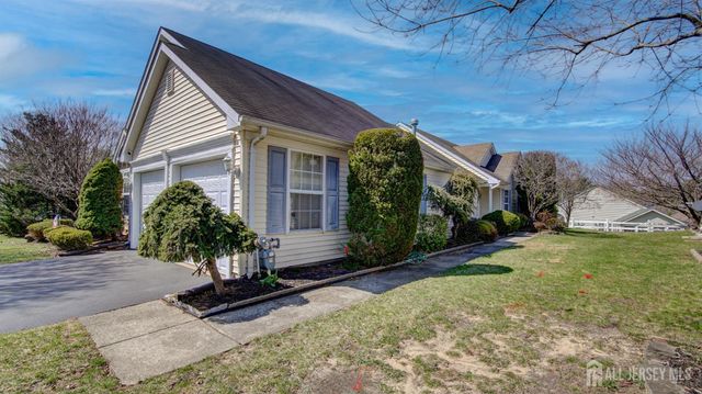 20 Winding River Road, Lakewood, NJ 08701