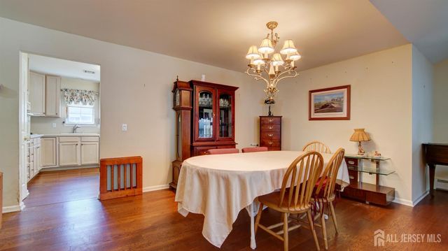 20 Winding River Road, Lakewood, NJ 08701