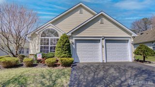 20 Winding River Road, Lakewood, NJ 08701
