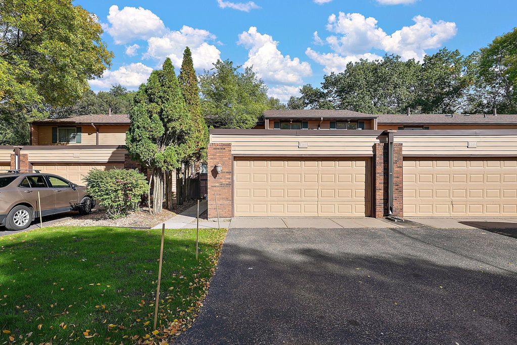 4731 Spring Circle, Minnetonka, MN 55345 — photo 2