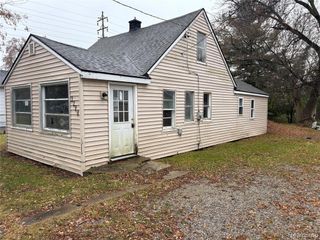 3208 Ludwig Street, Burton, MI 48529