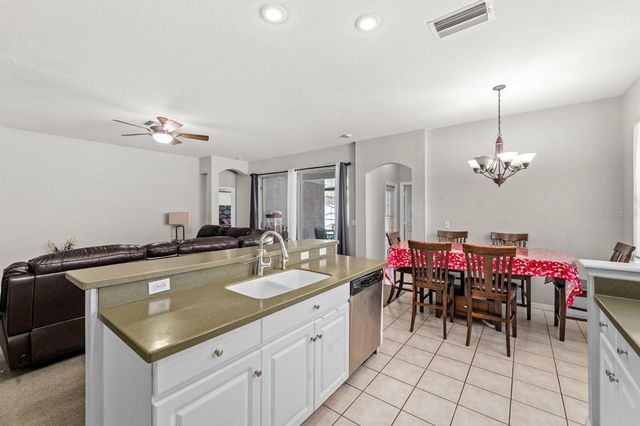 4814 PORTOBELLO CIRCLE, Valrico, FL 33596