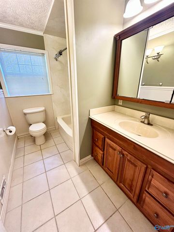 2432 Scenic Drive, Gadsden, AL 35901