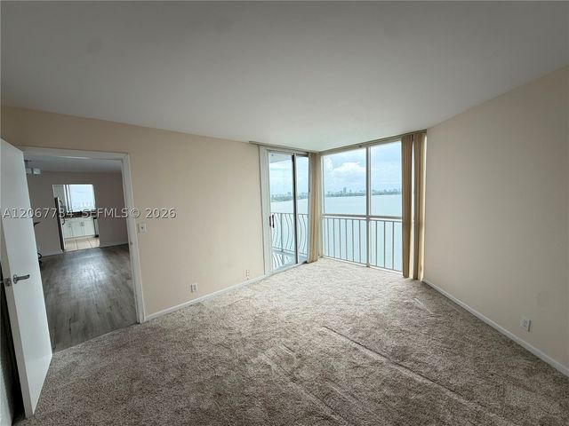 7601 E Treasure Dr 2220, North Bay Village, FL 33141