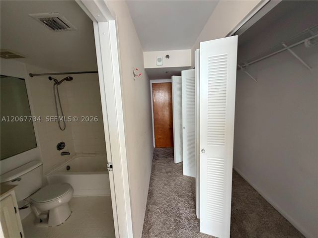 7601 E Treasure Dr 2220, North Bay Village, FL 33141