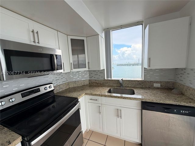 7601 E Treasure Dr 2220, North Bay Village, FL 33141