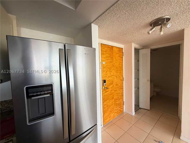 7601 E Treasure Dr 2220, North Bay Village, FL 33141