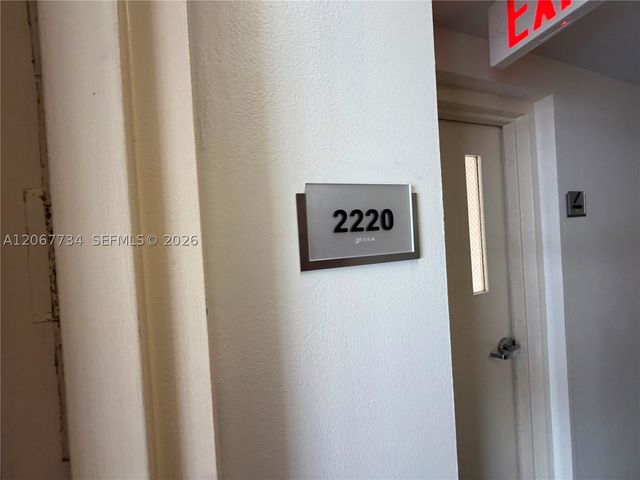 7601 E Treasure Dr 2220, North Bay Village, FL 33141