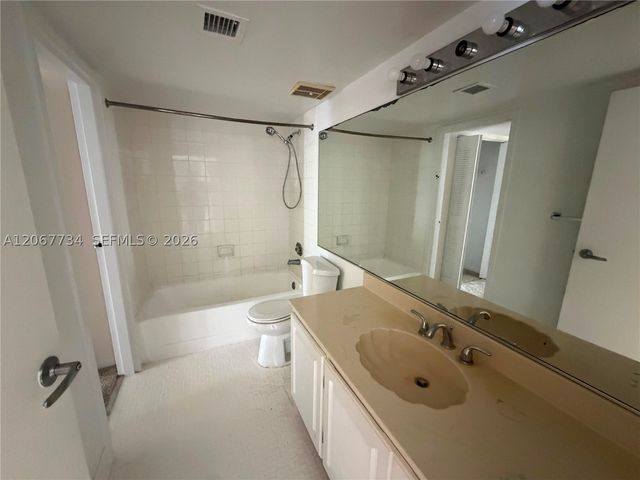 7601 E Treasure Dr 2220, North Bay Village, FL 33141