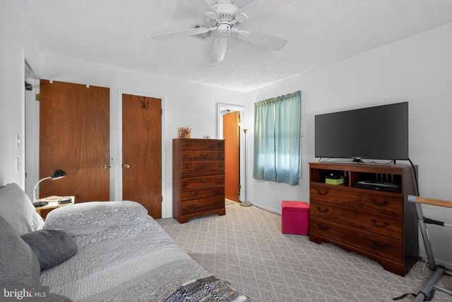 3 WOJTYLA CT, Toms River, NJ 08757