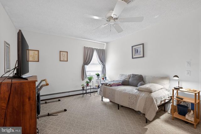 3 WOJTYLA CT, Toms River, NJ 08757