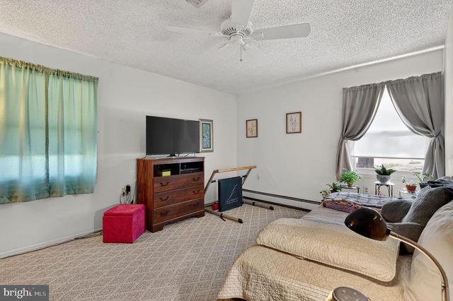 3 WOJTYLA CT, Toms River, NJ 08757