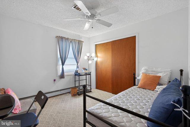 3 WOJTYLA CT, Toms River, NJ 08757