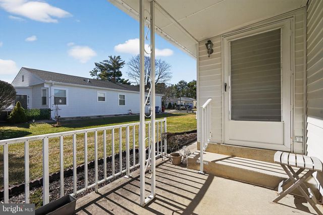 3 WOJTYLA CT, Toms River, NJ 08757