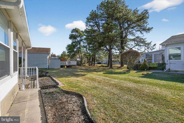 3 WOJTYLA CT, Toms River, NJ 08757