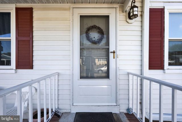 3 WOJTYLA CT, Toms River, NJ 08757