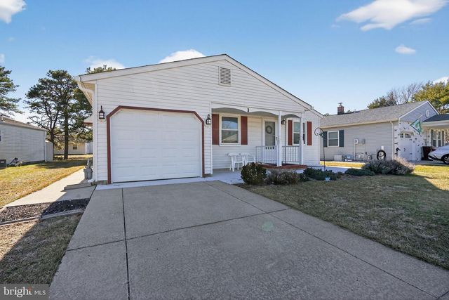 3 WOJTYLA CT, Toms River, NJ 08757