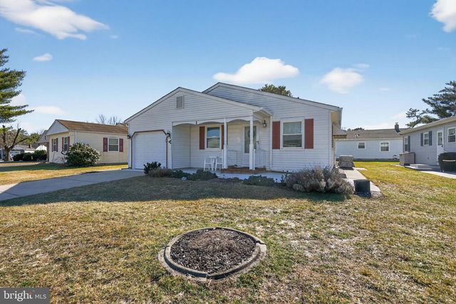 3 WOJTYLA CT, Toms River, NJ 08757