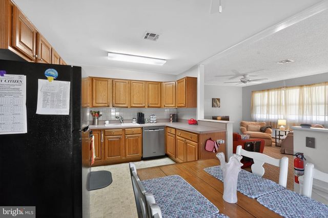 3 WOJTYLA CT, Toms River, NJ 08757