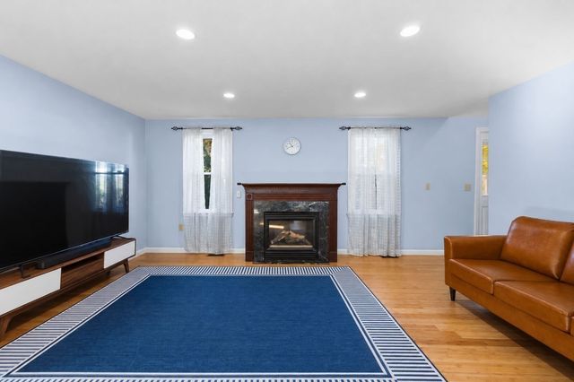 70 Nelson Dr, Bridgewater, MA 02324