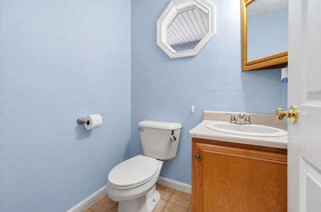 70 Nelson Dr, Bridgewater, MA 02324