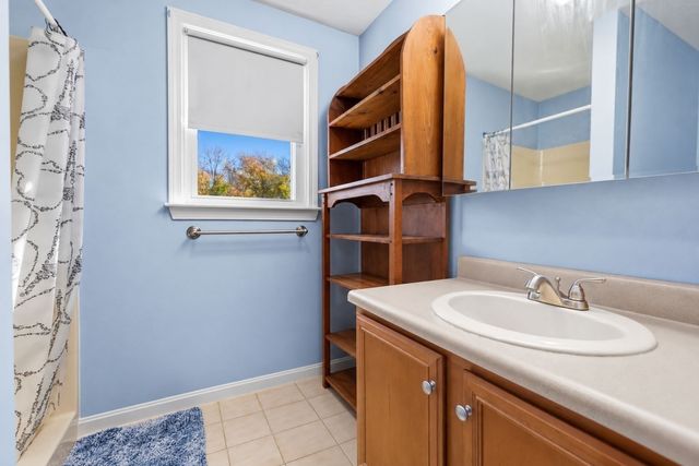 70 Nelson Dr, Bridgewater, MA 02324