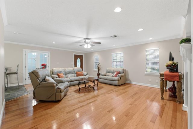 3809 Hardin Road, Baytown, TX 77521