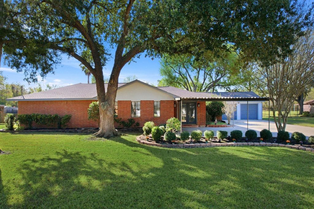 3809 Hardin Road, Baytown, TX 77521