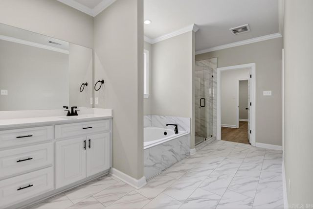 9880 Willow Brook Dr, Sherwood, AR 72120