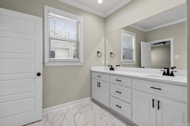 9880 Willow Brook Dr, Sherwood, AR 72120