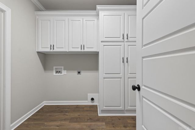 9880 Willow Brook Dr, Sherwood, AR 72120