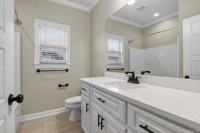 9880 Willow Brook Dr, Sherwood, AR 72120