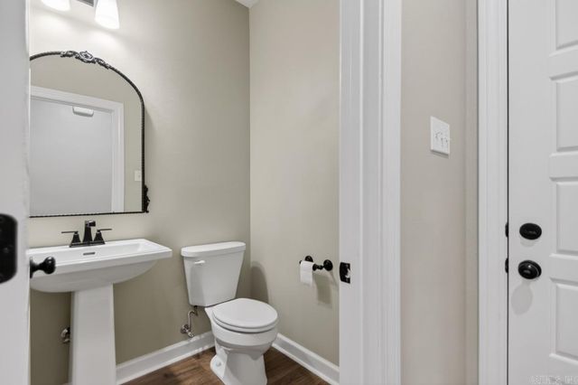 9880 Willow Brook Dr, Sherwood, AR 72120