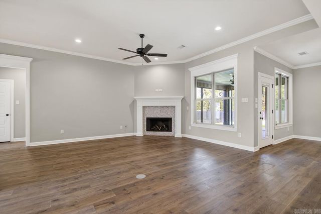 9880 Willow Brook Dr, Sherwood, AR 72120