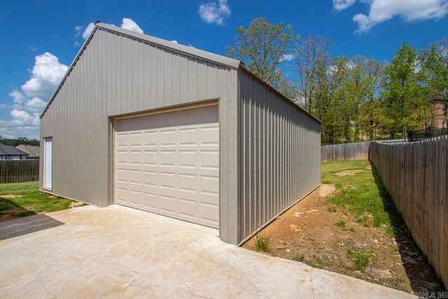 9880 Willow Brook Dr, Sherwood, AR 72120