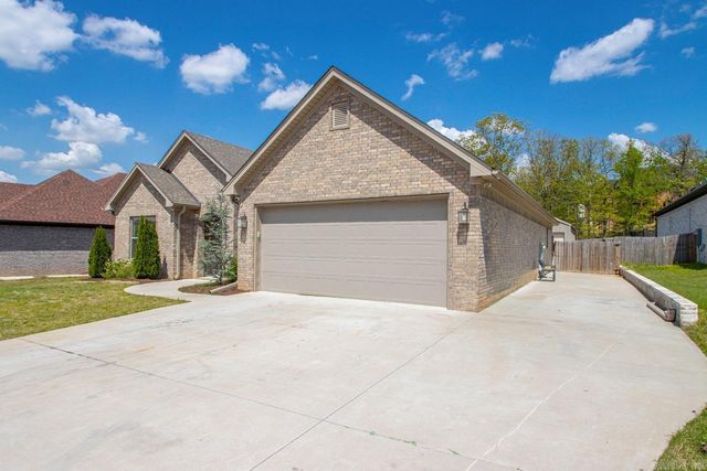 9880 Willow Brook Dr, Sherwood, AR 72120