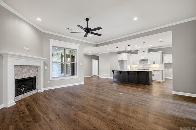 9880 Willow Brook Dr, Sherwood, AR 72120