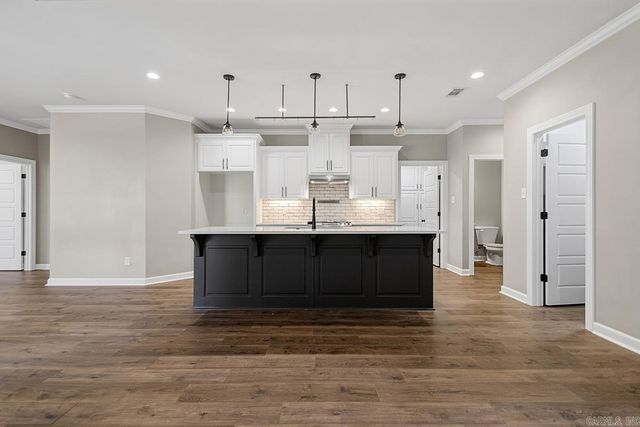 9880 Willow Brook Dr, Sherwood, AR 72120