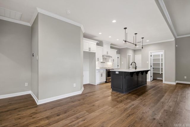 9880 Willow Brook Dr, Sherwood, AR 72120