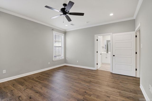 9880 Willow Brook Dr, Sherwood, AR 72120