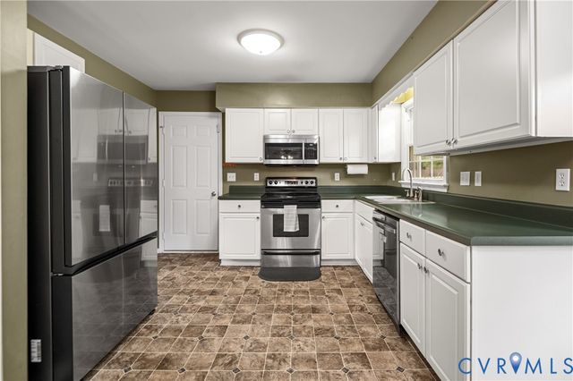 3136 Ramsey Dr, Chester, VA 23831